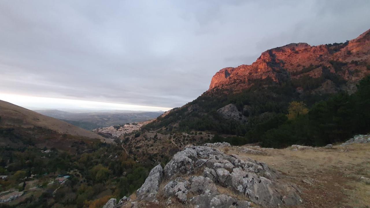 Alojamiento Rural Fuente De La Glorieta Cazorla Luaran gambar